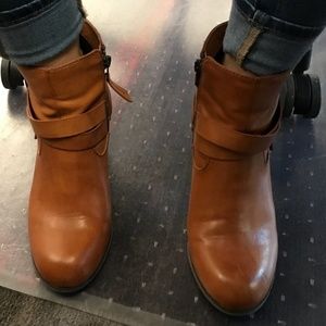 AE to die for ankle boots 😍